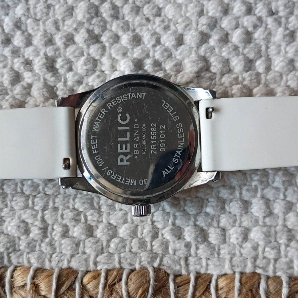 Relic Beautiful Stylish White Watch - Picture 3 of 3